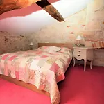 Castle Retreat Near Villages 度假居