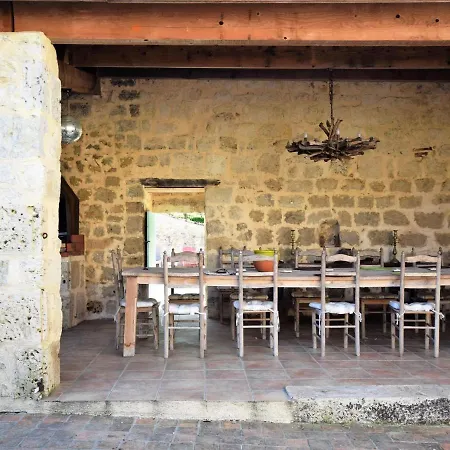 Castle Retreat Near Villages Saint-Caprais-de-Lerm