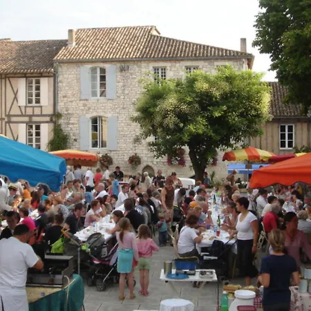 Historic Chateau With Private Pool Near Agen Saint-Caprais-de-Lerm