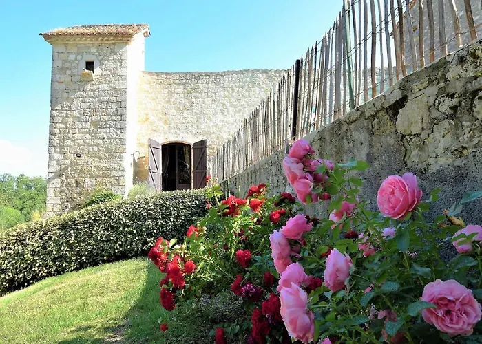 بيت للعطل Castle Retreat Near Villages Saint-Caprais-de-Lerm