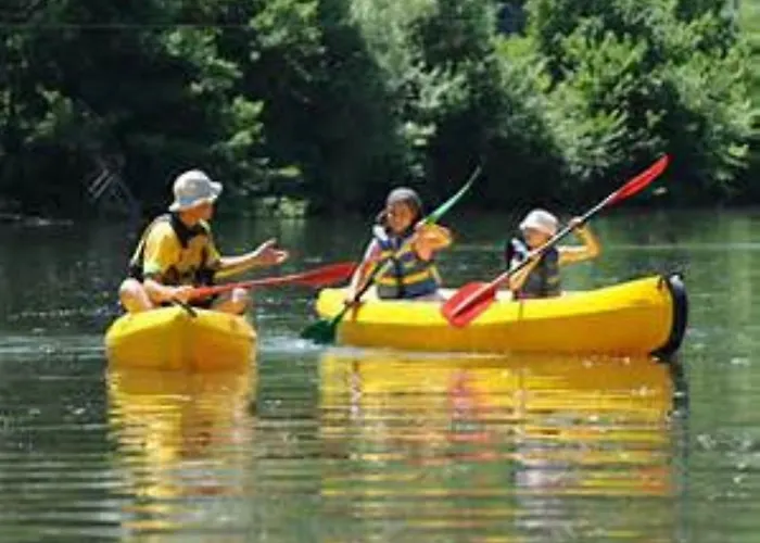 بيت للعطل Castle Retreat Near Villages *